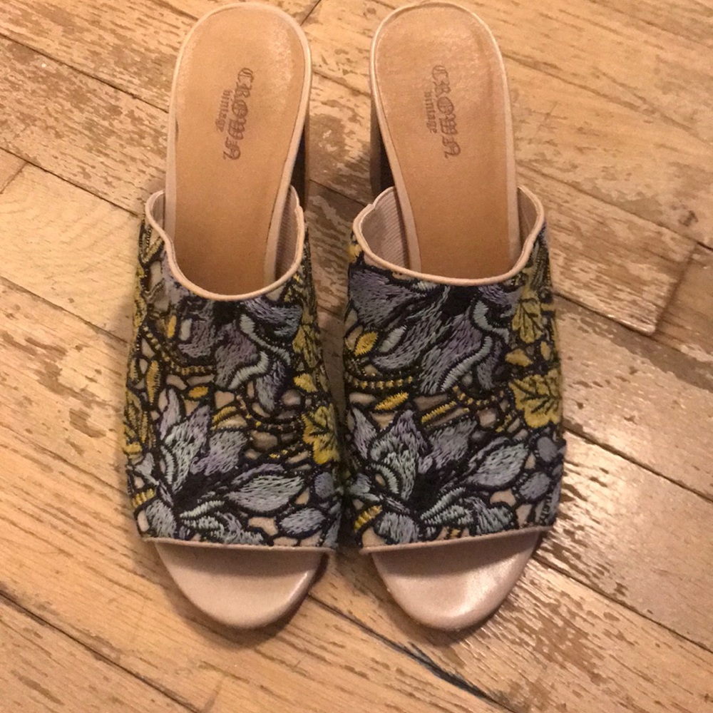 Floral sandals